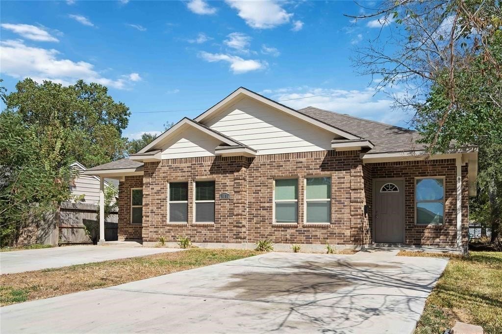5105 Southwind Street, #A & B, Houston, TX 77033