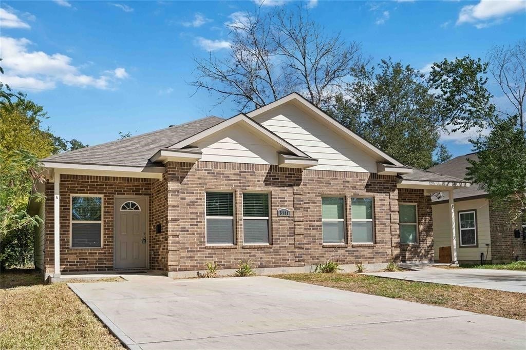 5105 Southwind Street, #A & B, Houston, TX 77033