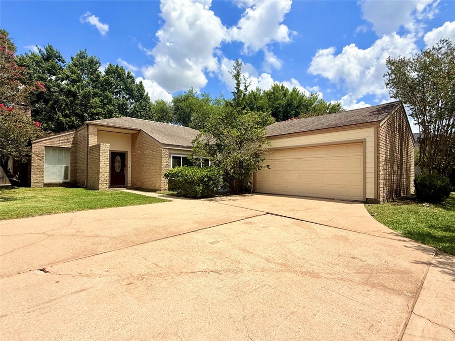 Property photo for 11318 Briar Forest Drive, Houston, TX