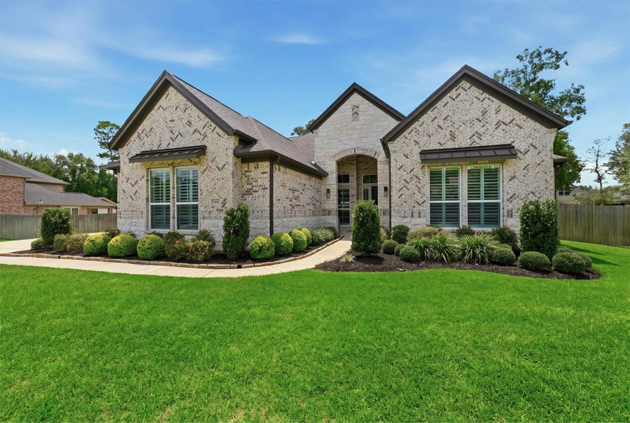 Property photo for 1006 Prescott Drive, Conroe, TX