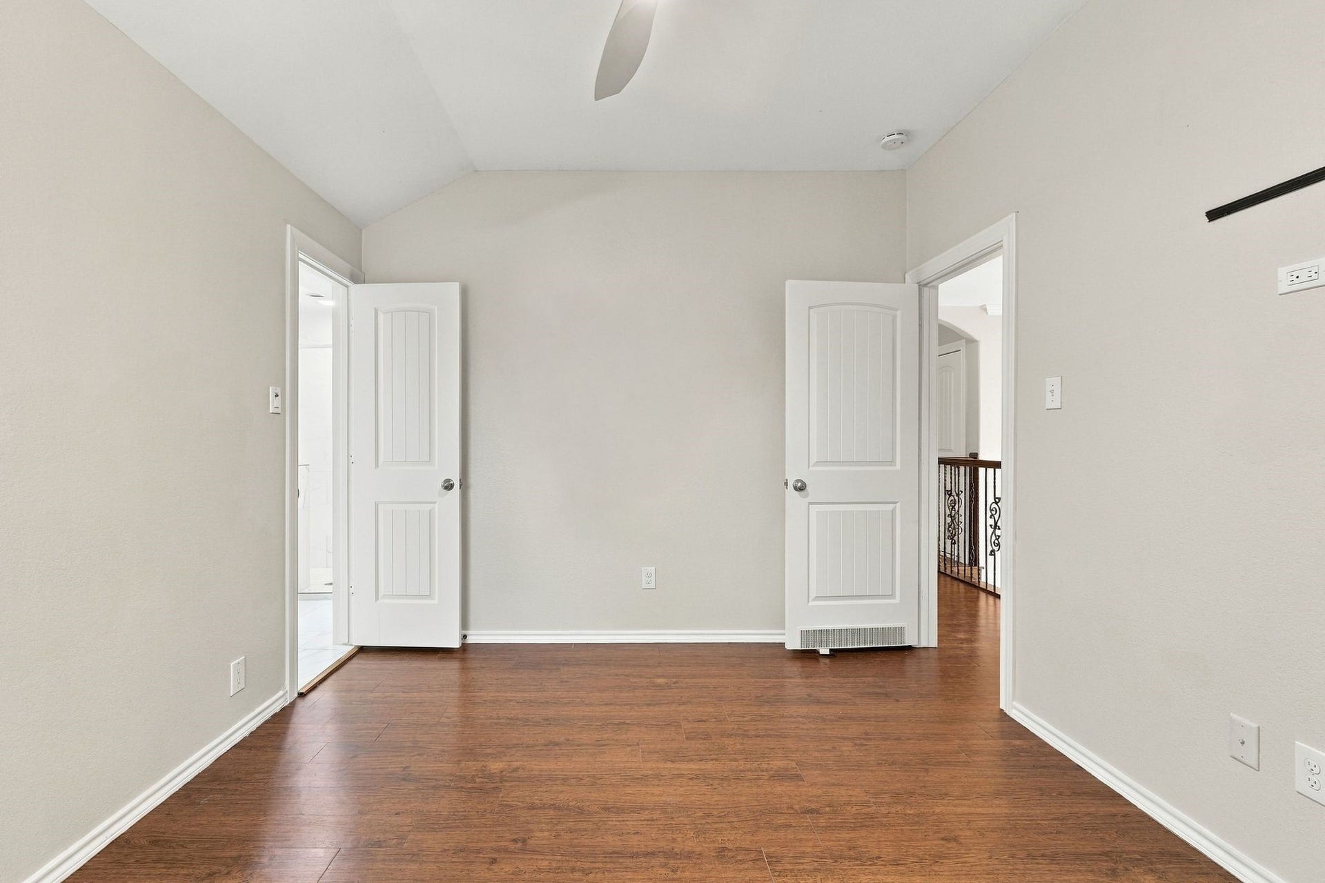 1706 Elmside Court, Conroe, TX 77301 SECOND IN LAW SUITE ROOM UOSTAIRS