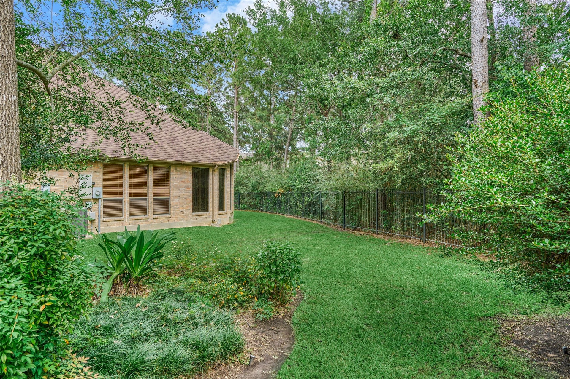 14 Mystic Pines Court, The Woodlands, TX 77382 14 Mystic Pines Court, The Woodlands, TX 77382