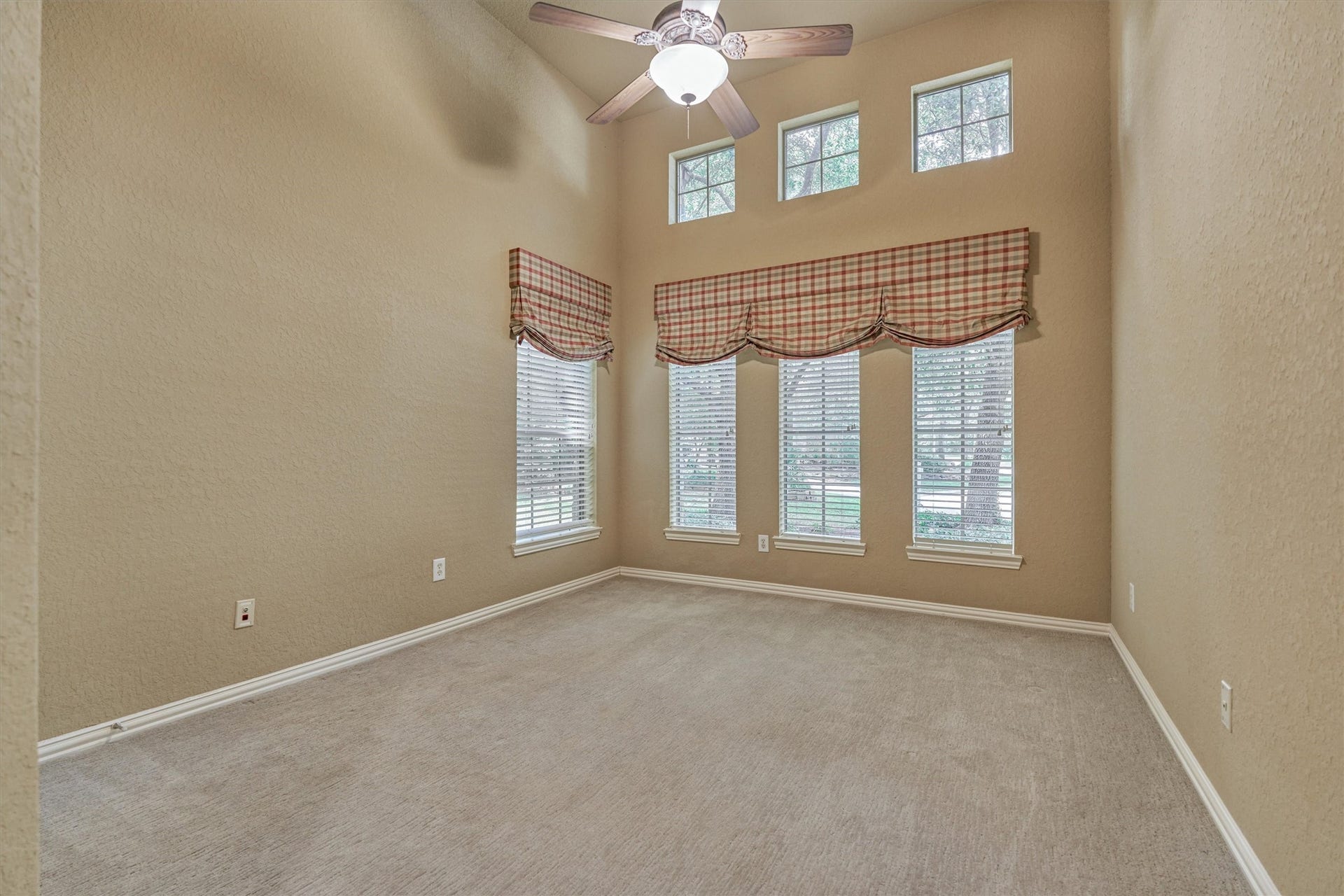 14 Mystic Pines Court, The Woodlands, TX 77382 14 Mystic Pines Court, The Woodlands, TX 77382