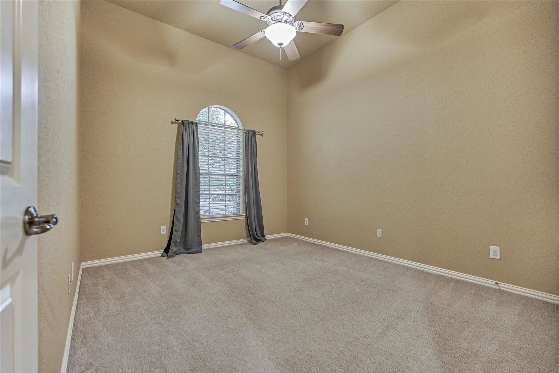 14 Mystic Pines Court, The Woodlands, TX 77382 14 Mystic Pines Court, The Woodlands, TX 77382