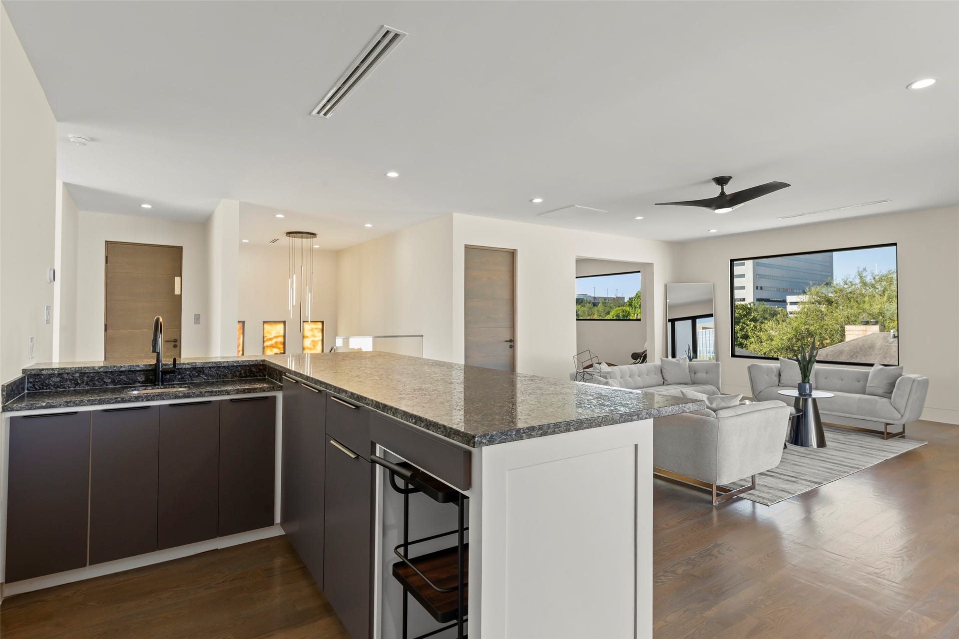 2610 Westgrove Lane, Houston, TX 77027 2610 Westgrove Lane, Houston, TX 77027
