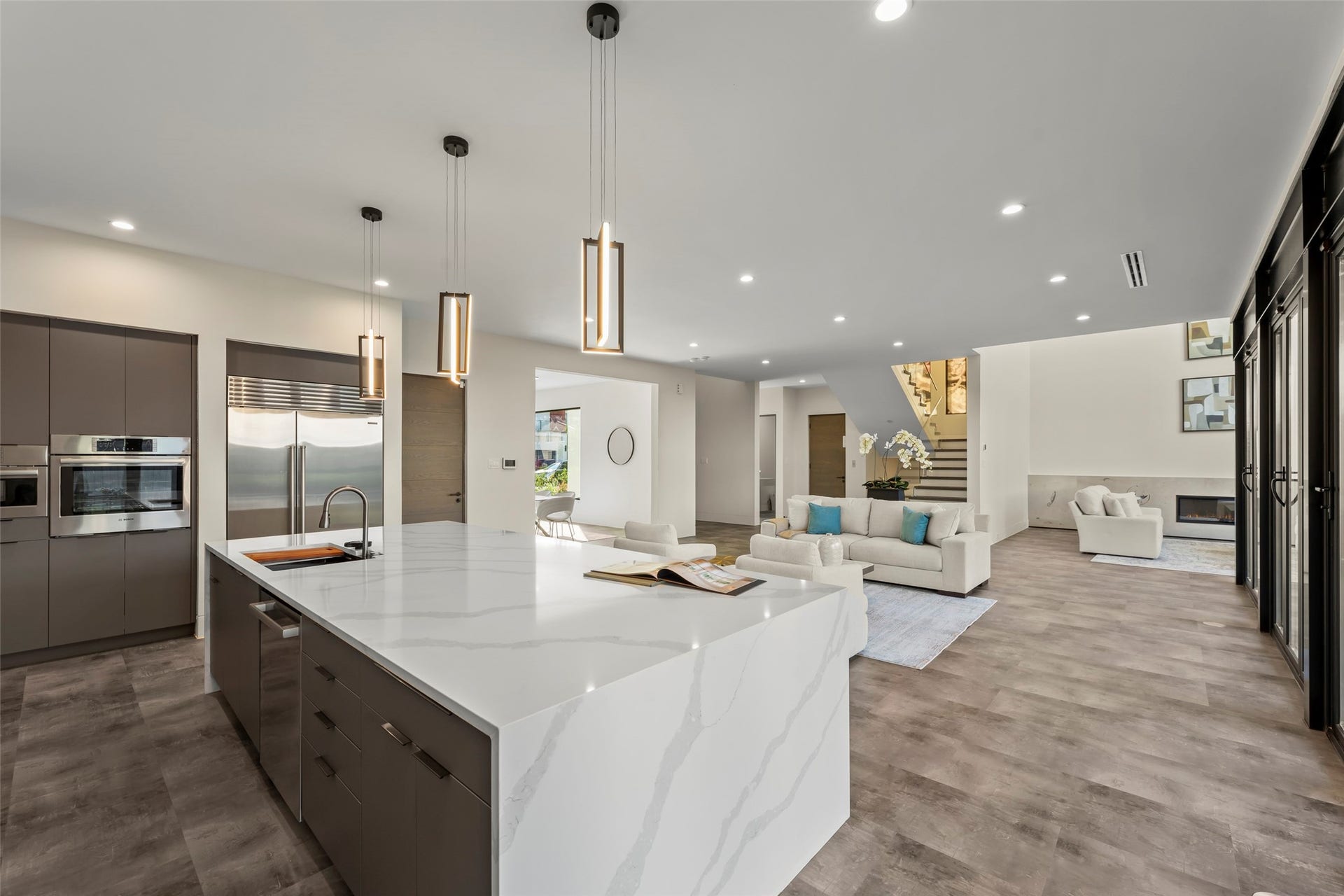 2610 Westgrove Lane, Houston, TX 77027 2610 Westgrove Lane, Houston, TX 77027