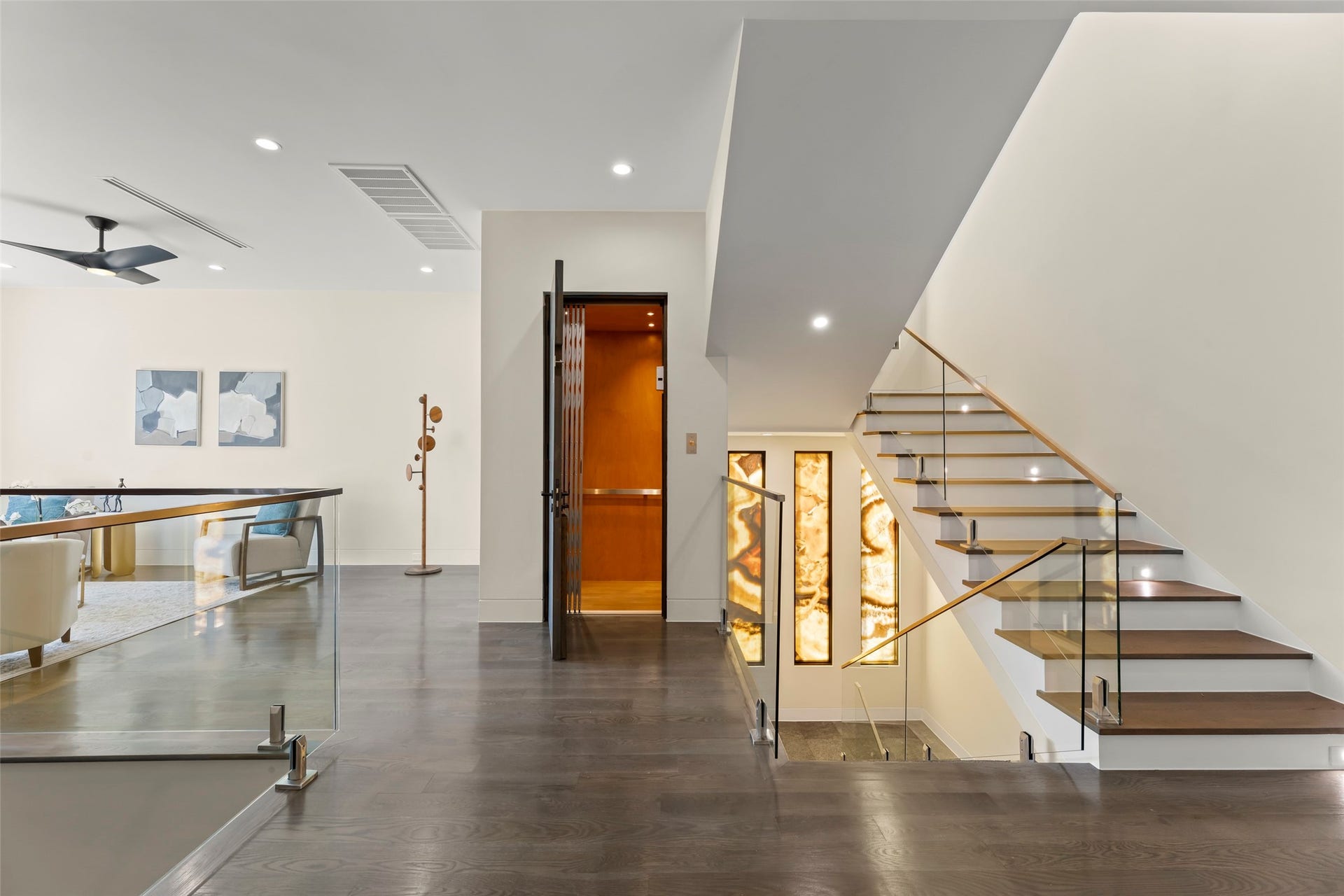 2610 Westgrove Lane, Houston, TX 77027 2610 Westgrove Lane, Houston, TX 77027