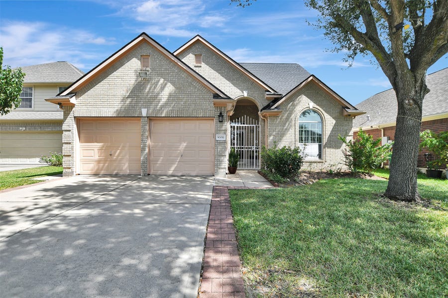 Property photo for 10011 Gil Jr Lane, Houston, TX
