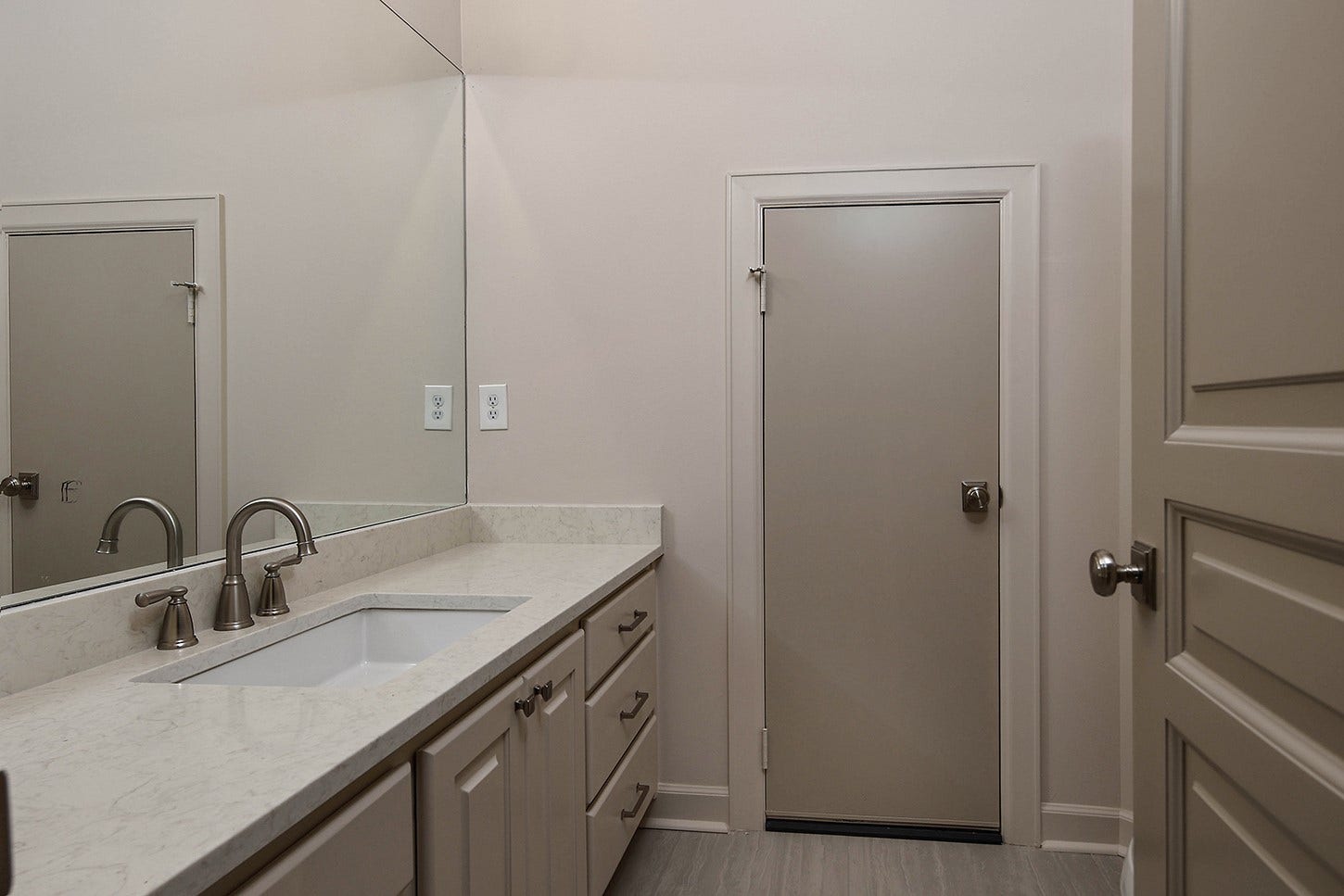 74 Batesbrooke Court, The Woodlands, TX 77381 74 Batesbrooke Court, The Woodlands, TX 77381