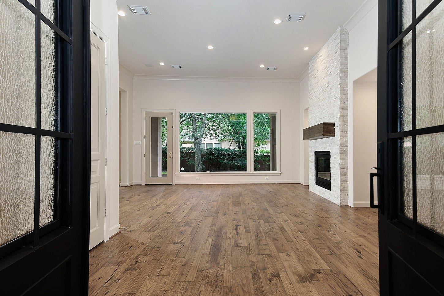 74 Batesbrooke Court, The Woodlands, TX 77381 74 Batesbrooke Court, The Woodlands, TX 77381