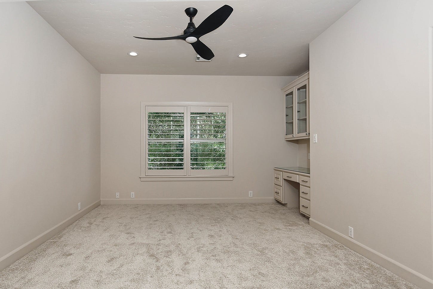 74 Batesbrooke Court, The Woodlands, TX 77381 74 Batesbrooke Court, The Woodlands, TX 77381