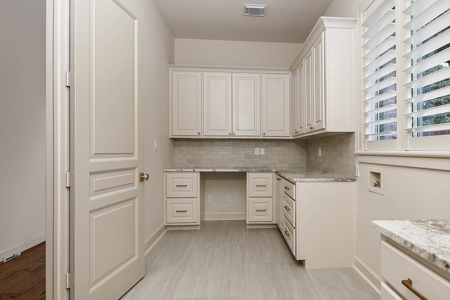 74 Batesbrooke Court, The Woodlands, TX 77381 74 Batesbrooke Court, The Woodlands, TX 77381