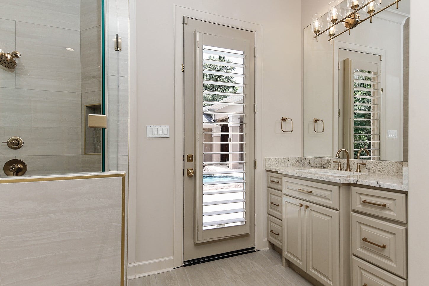 74 Batesbrooke Court, The Woodlands, TX 77381 74 Batesbrooke Court, The Woodlands, TX 77381