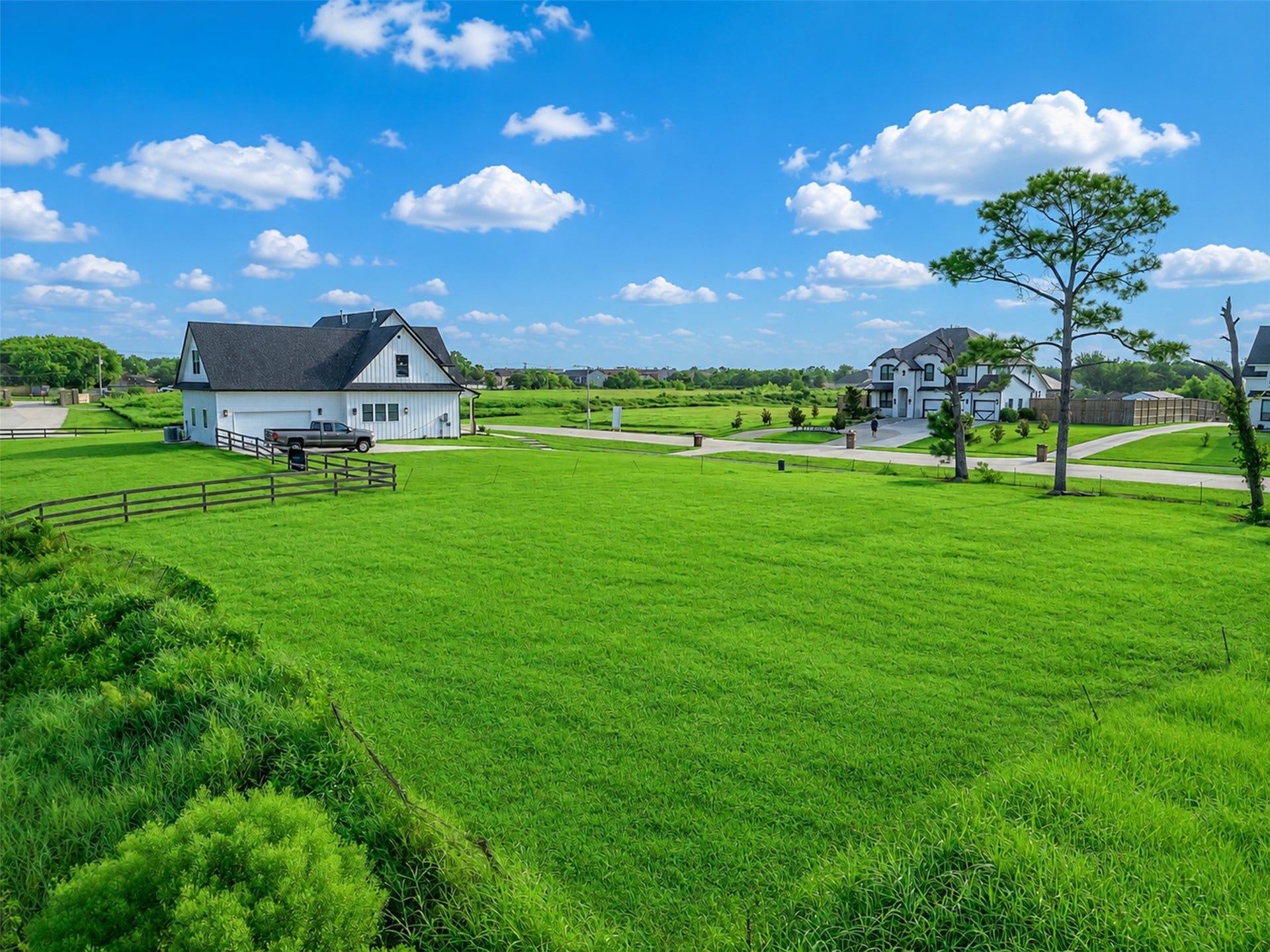 4116 Leslies Way, Dickinson, TX 77539 Almost half an acre, surrounded by beautiful, custom built homes.