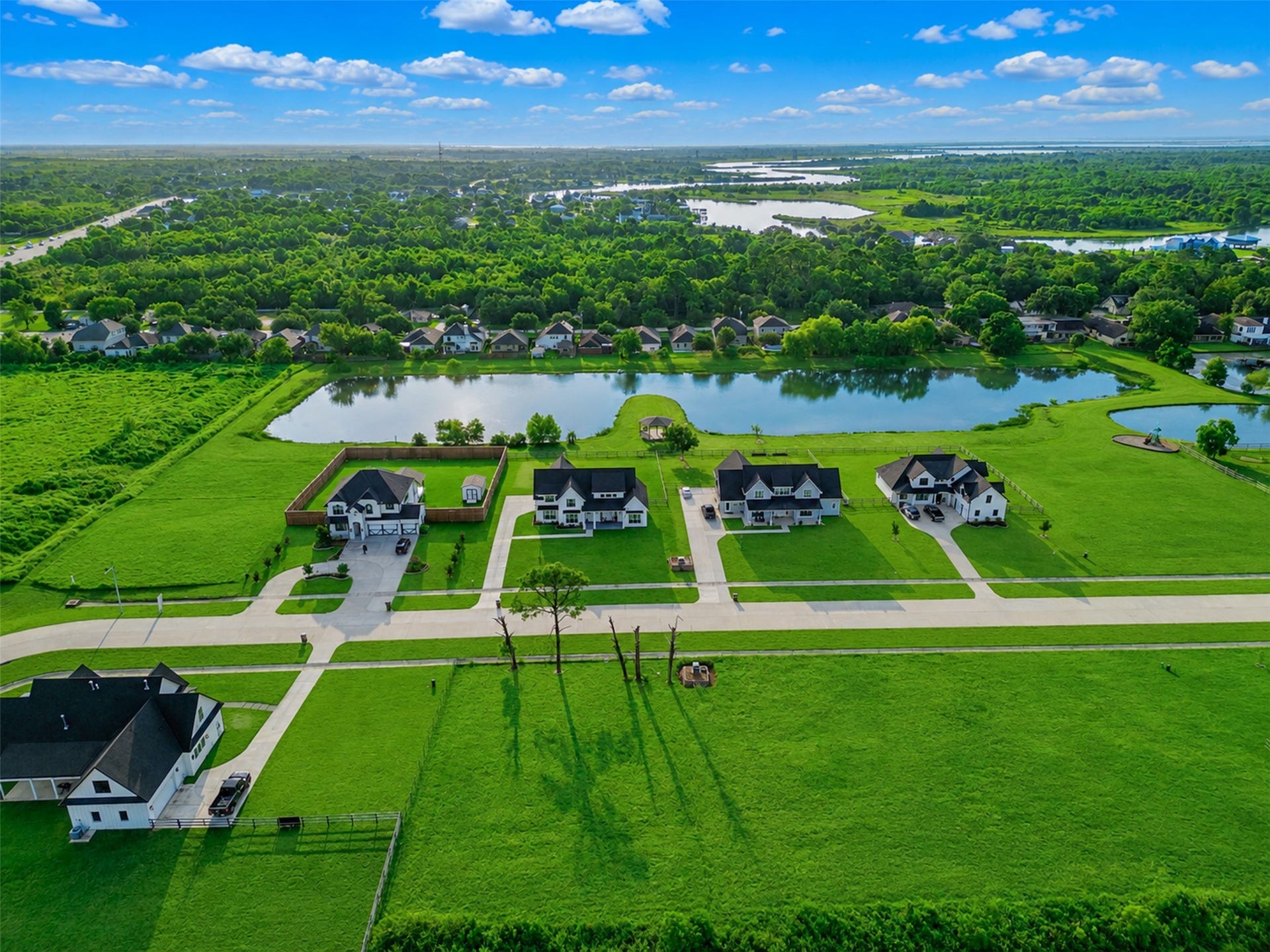 4116 Leslies Way, Dickinson, TX 77539 4116 Leslies Way, Dickinson, TX 77539