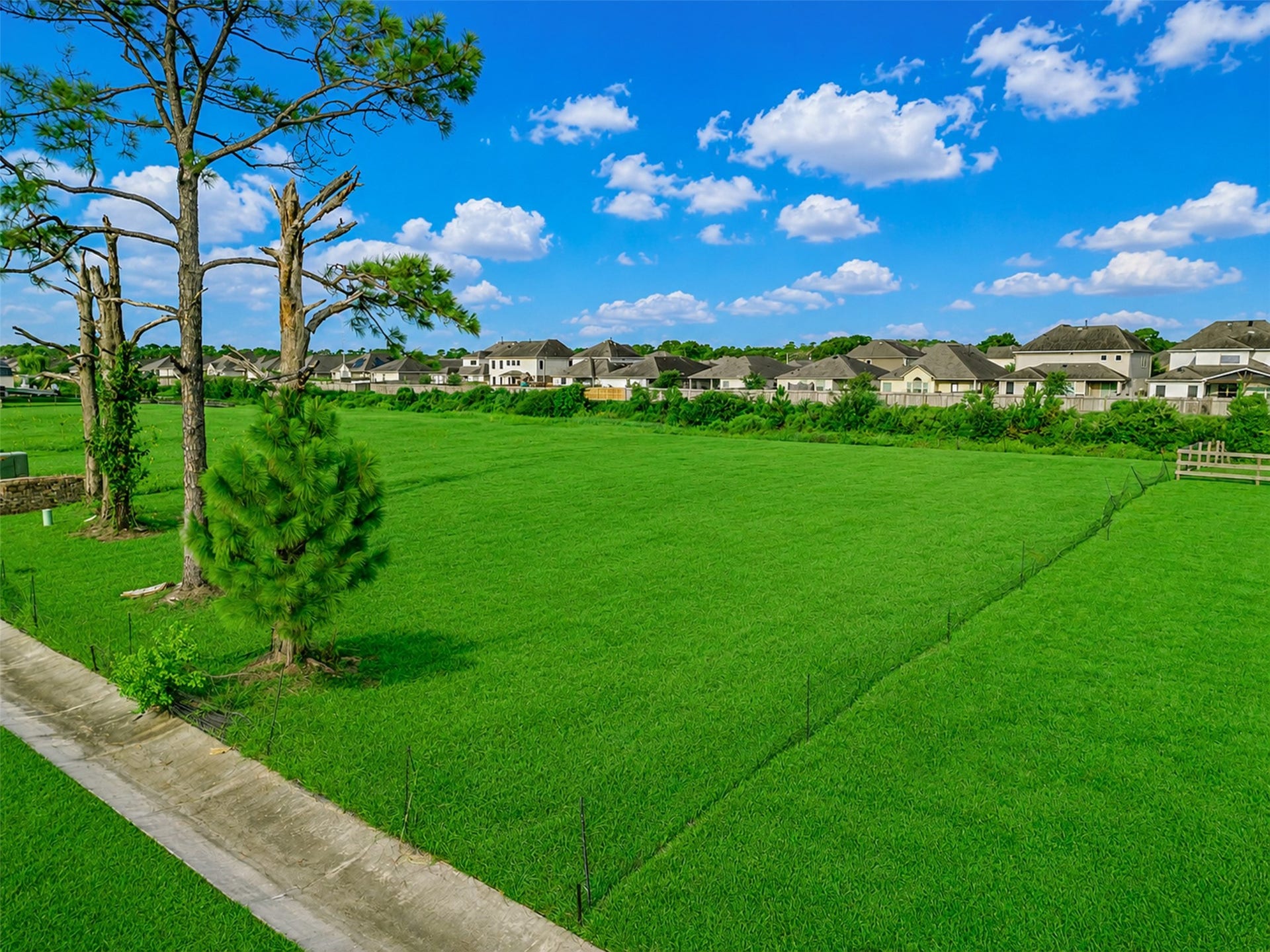 4116 Leslies Way, Dickinson, TX 77539 4116 Leslies Way, Dickinson, TX 77539