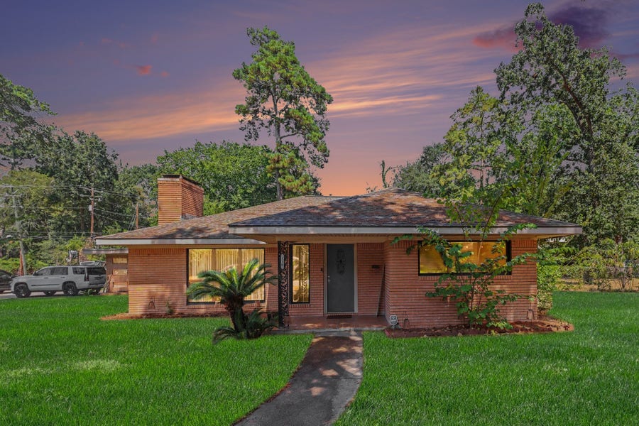 Property photo for 110 S Woodsway Street W, Conroe, TX