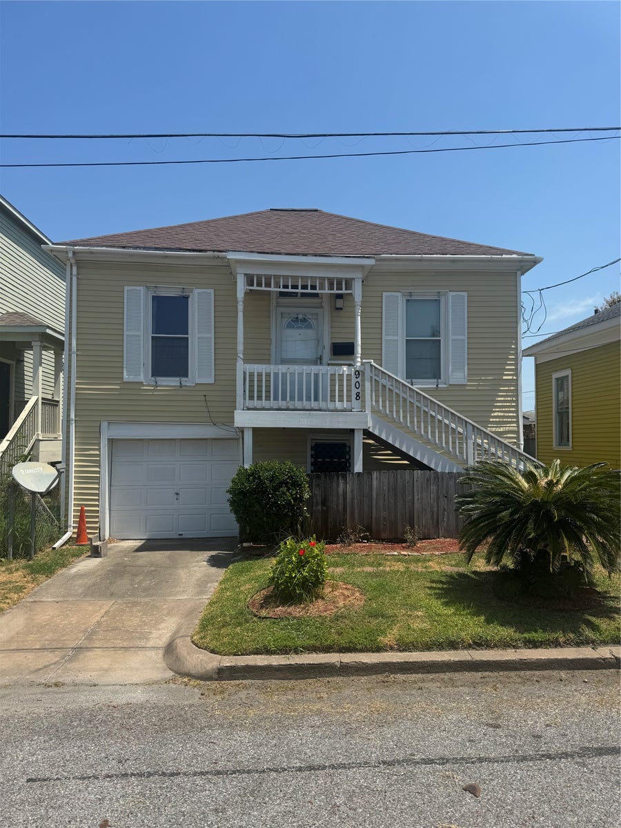 Property photo for 908 34th Street, Galveston, TX