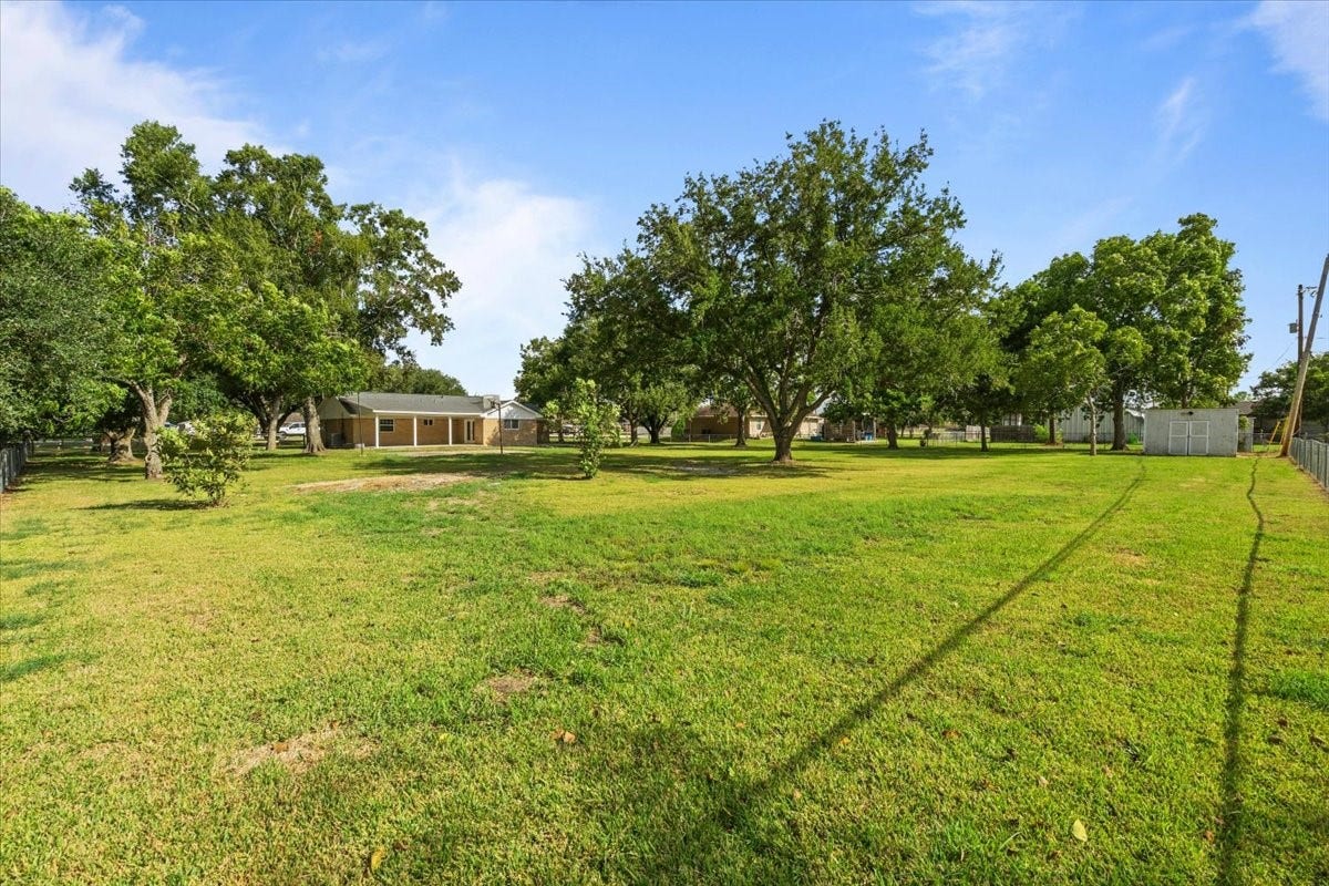 3405 Meadowlark Lane, Alvin, TX 77511 3405 Meadowlark Lane, Alvin, TX 77511