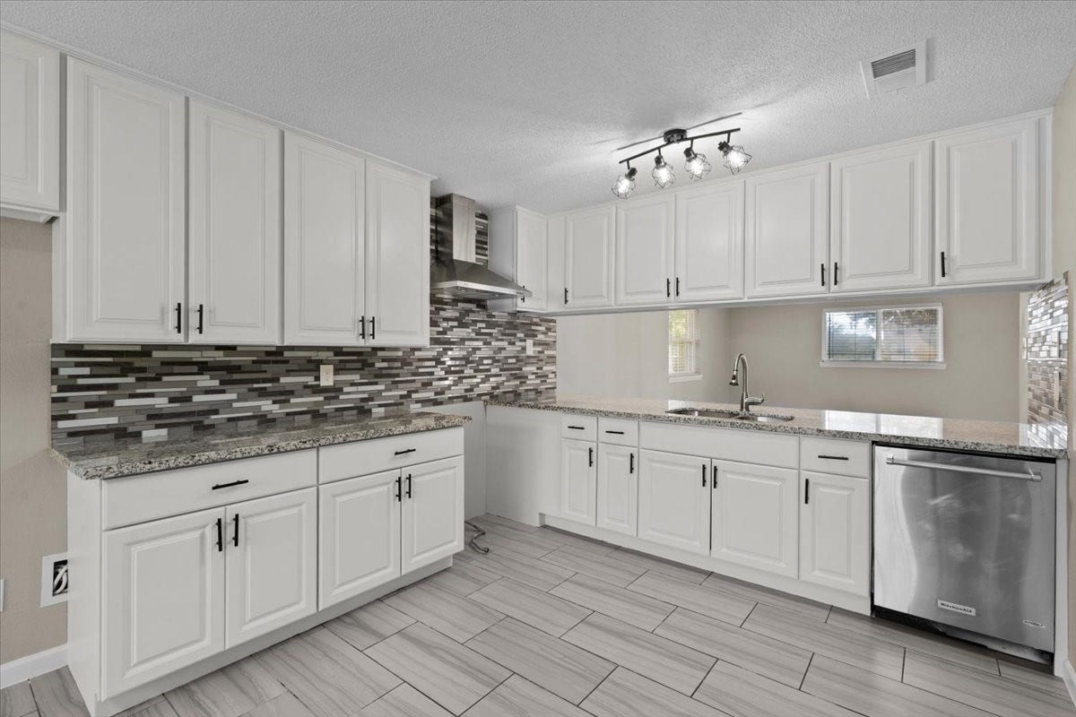 3405 Meadowlark Lane, Alvin, TX 77511 3405 Meadowlark Lane, Alvin, TX 77511