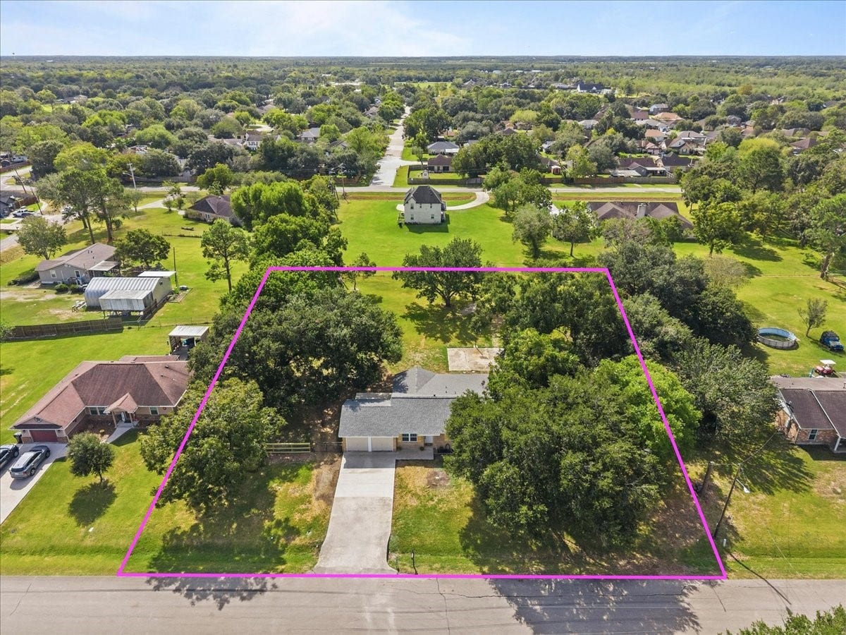 3405 Meadowlark Lane, Alvin, TX 77511 3405 Meadowlark Lane, Alvin, TX 77511
