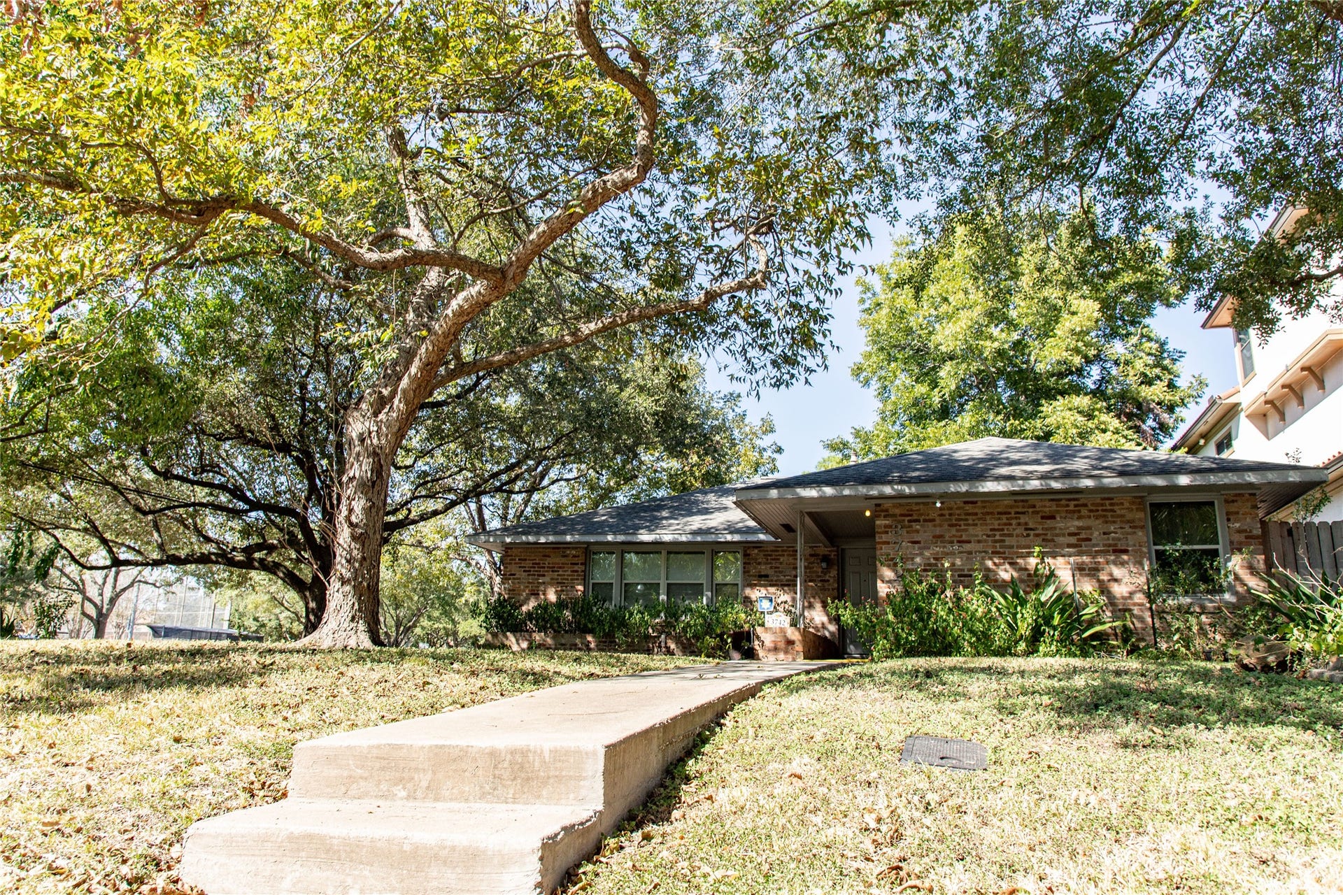 3742 Turnberry Circle, Houston, TX 77025 3742 Turnberry Circle, Houston, TX 77025