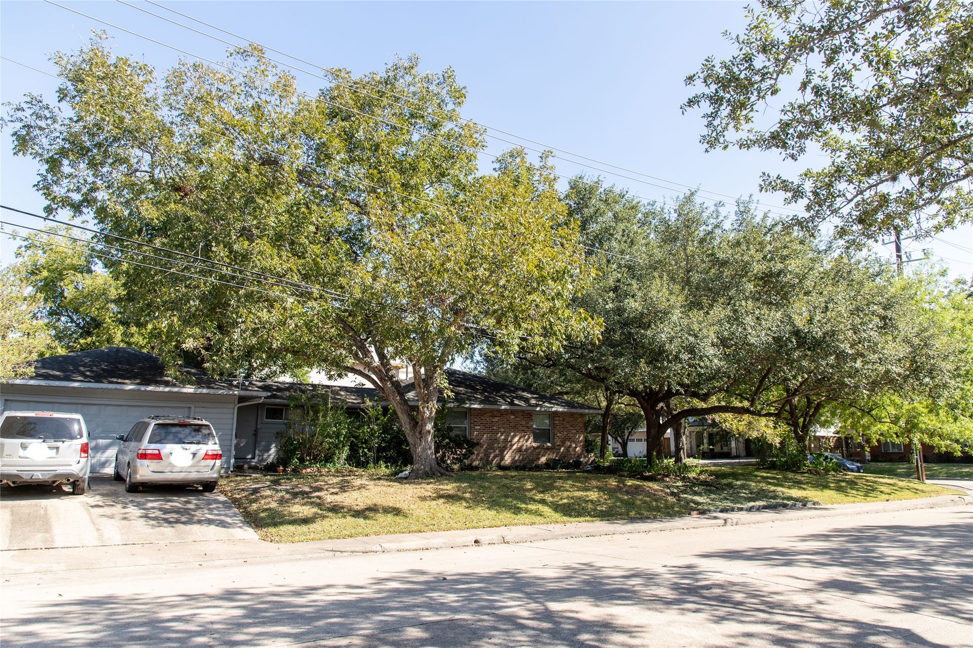 3742 Turnberry Circle, Houston, TX 77025 3742 Turnberry Circle, Houston, TX 77025