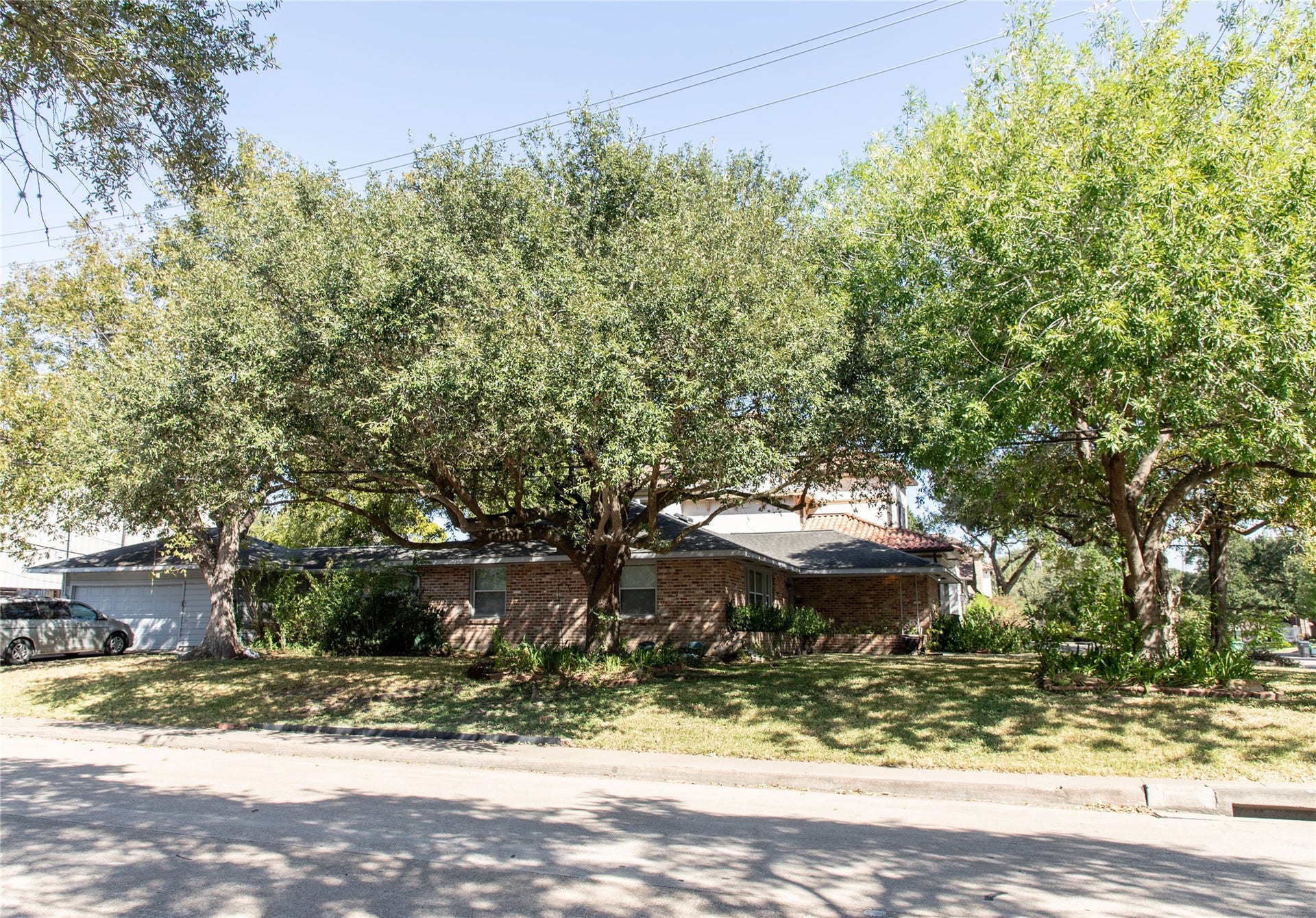 3742 Turnberry Circle, Houston, TX 77025 3742 Turnberry Circle, Houston, TX 77025