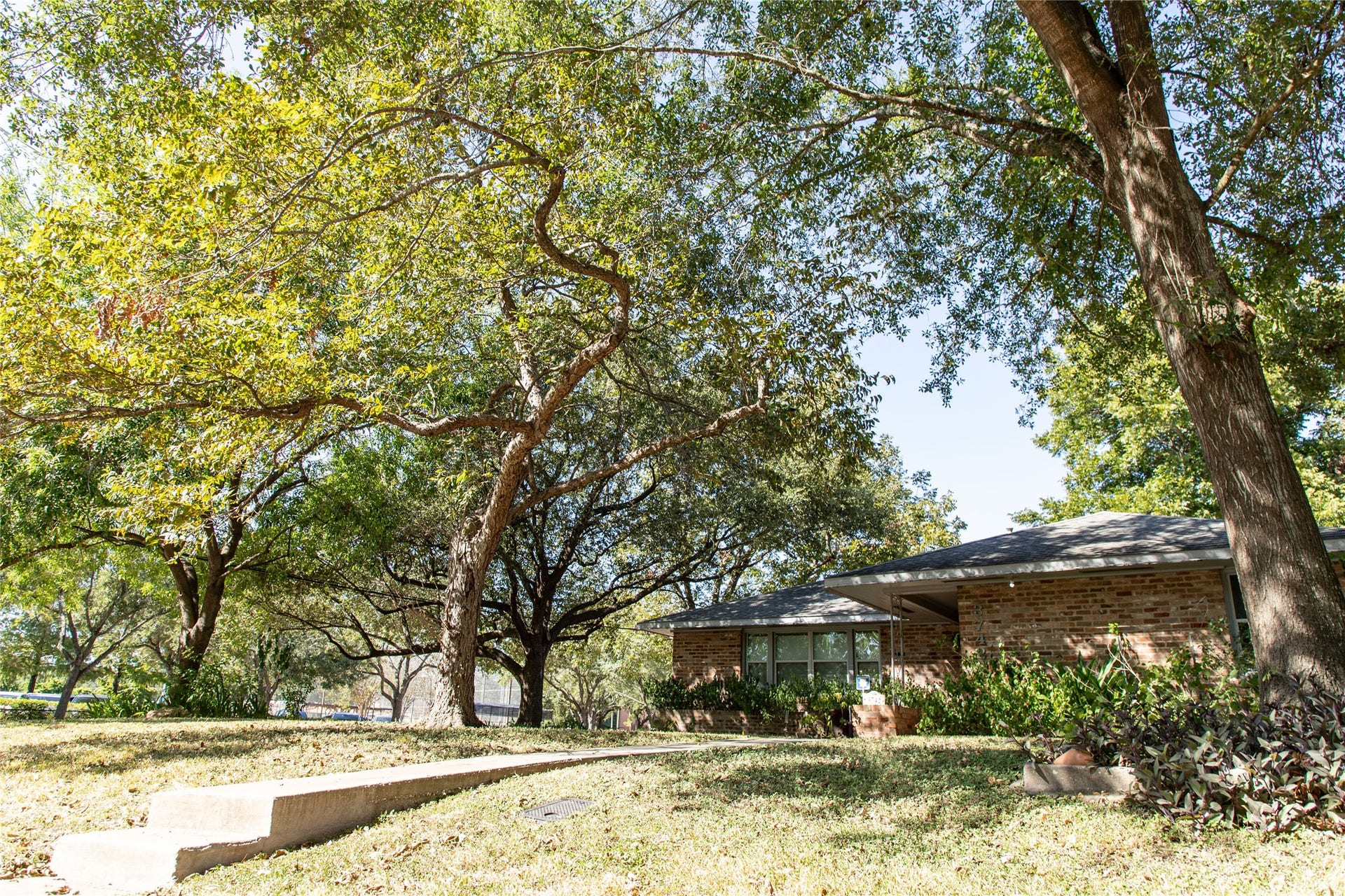 3742 Turnberry Circle, Houston, TX 77025 3742 Turnberry Circle, Houston, TX 77025