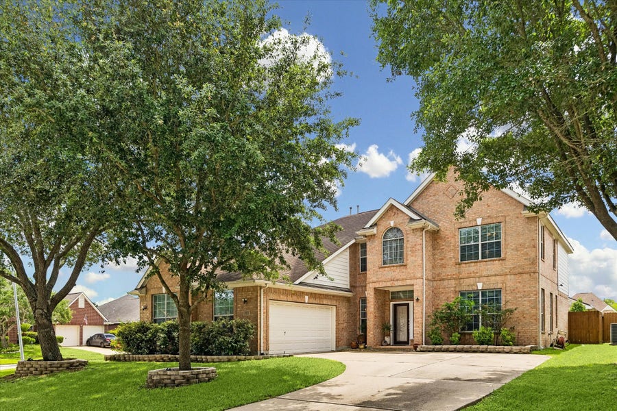 Property photo for 13703 Hudson Court, Sugar Land, TX