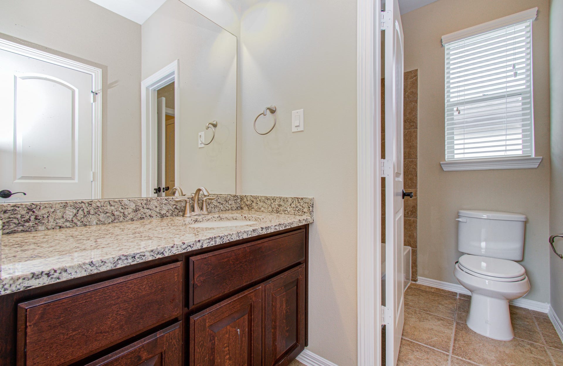 5711 Avon Landing Lane, Sugar Land, TX 77479 5711 Avon Landing Lane, Sugar Land, TX 77479