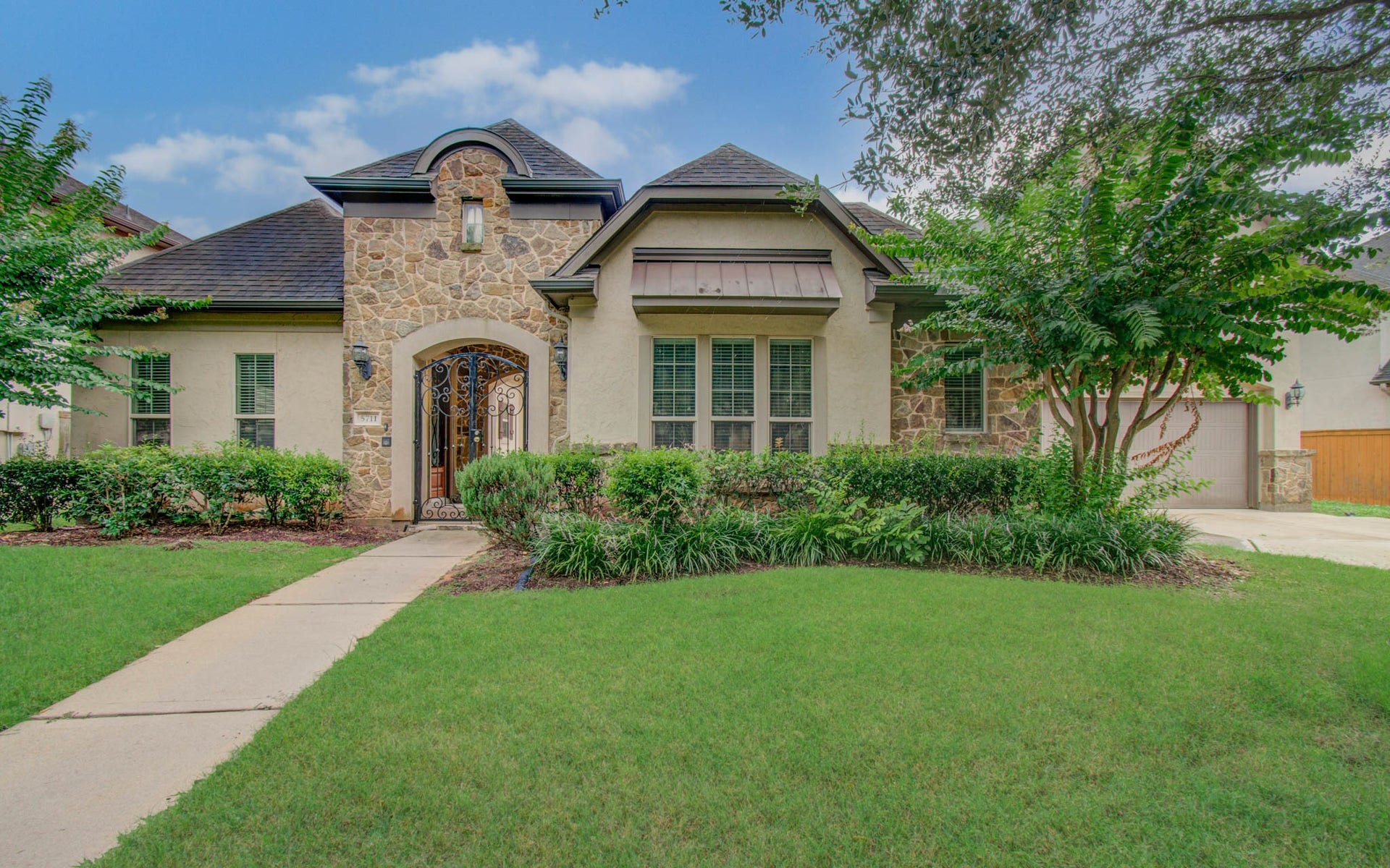 5711 Avon Landing Lane, Sugar Land, TX 77479 5711 Avon Landing Lane, Sugar Land, TX 77479