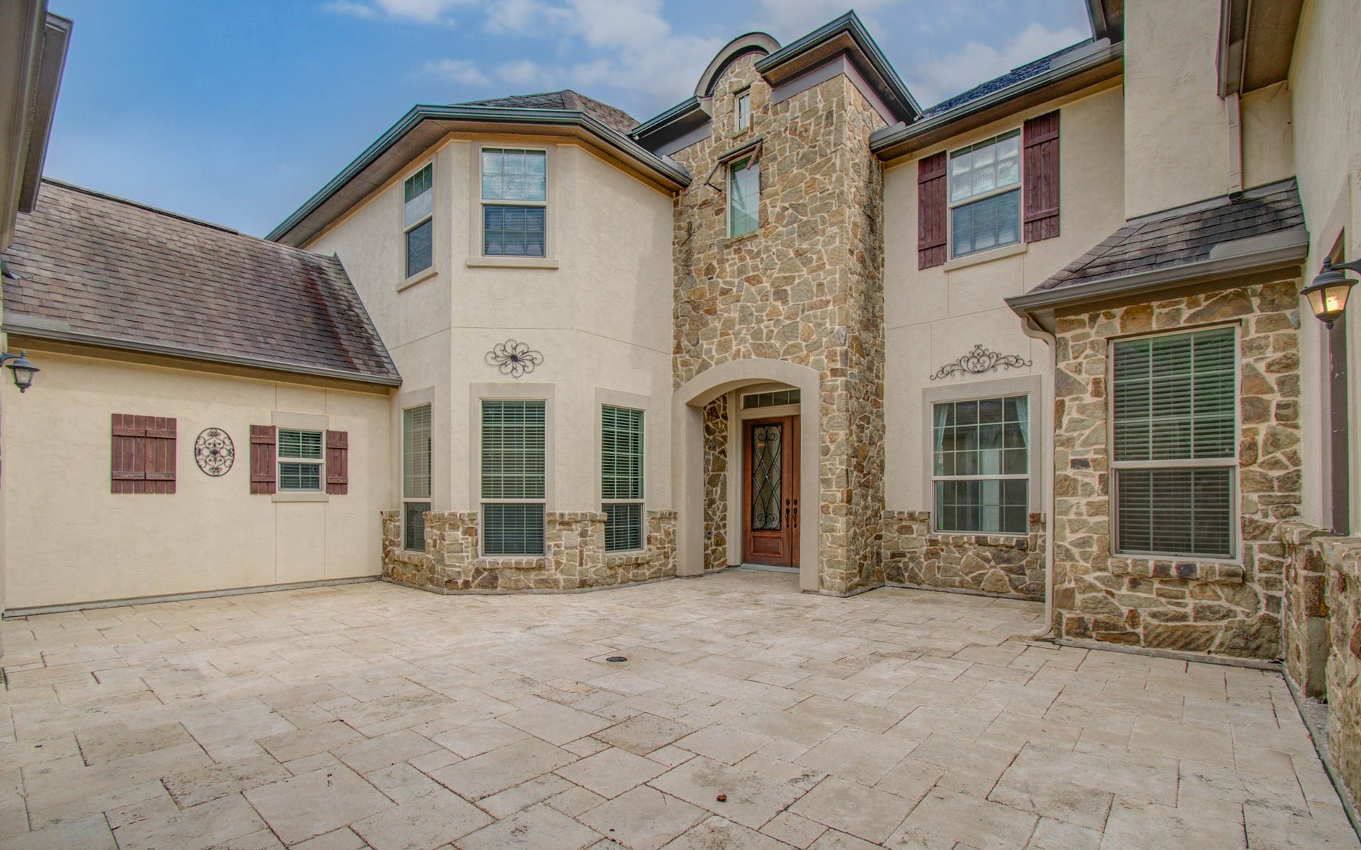 5711 Avon Landing Lane, Sugar Land, TX 77479 5711 Avon Landing Lane, Sugar Land, TX 77479