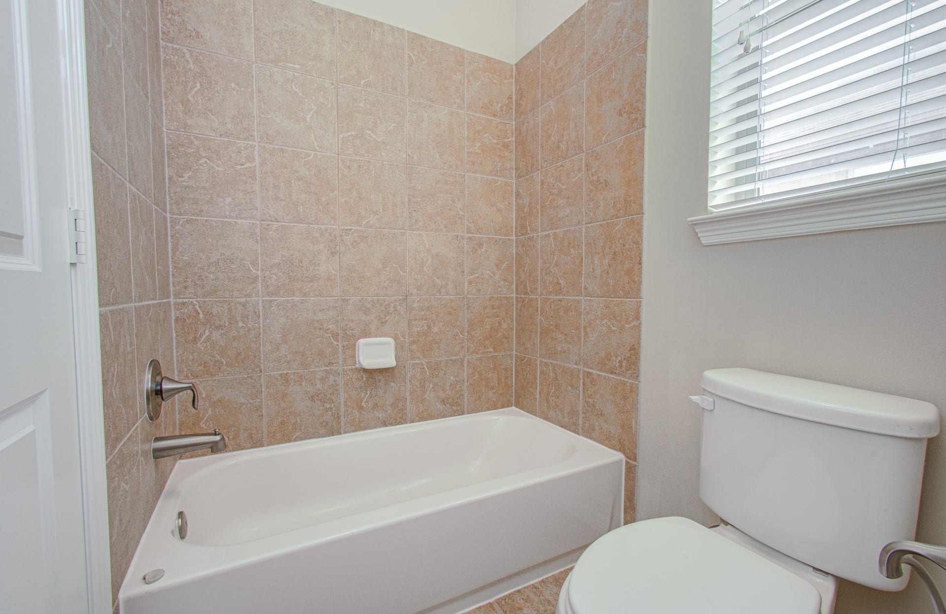 5711 Avon Landing Lane, Sugar Land, TX 77479 5711 Avon Landing Lane, Sugar Land, TX 77479