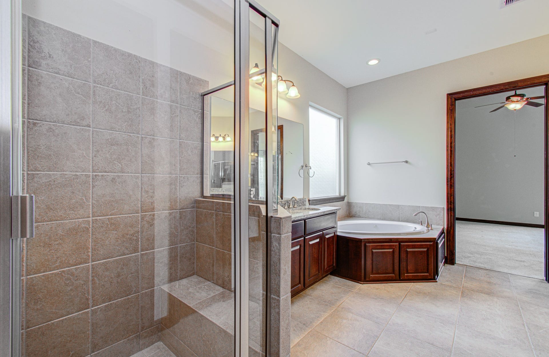 5711 Avon Landing Lane, Sugar Land, TX 77479 5711 Avon Landing Lane, Sugar Land, TX 77479