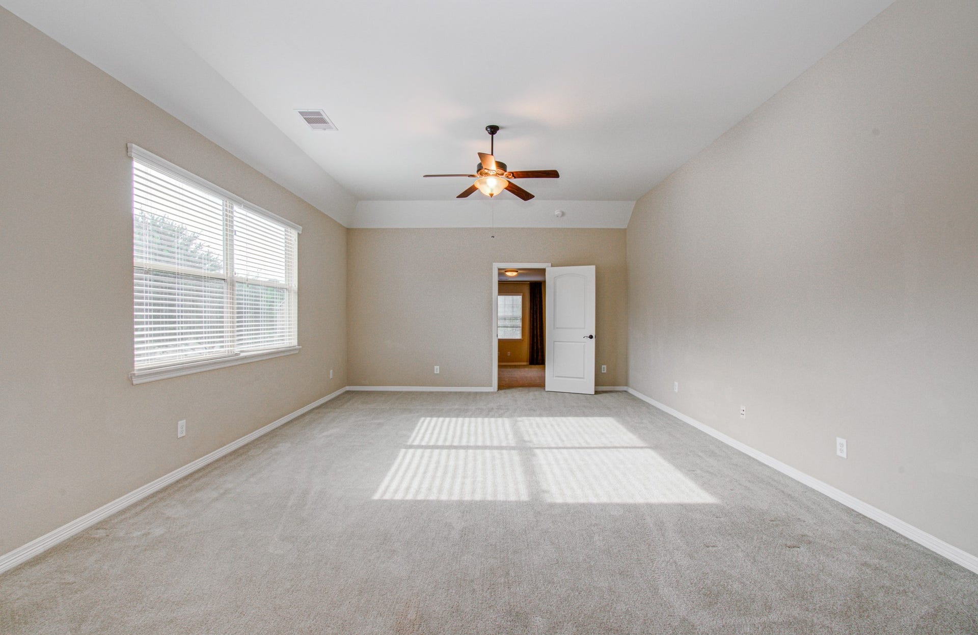 5711 Avon Landing Lane, Sugar Land, TX 77479 5711 Avon Landing Lane, Sugar Land, TX 77479
