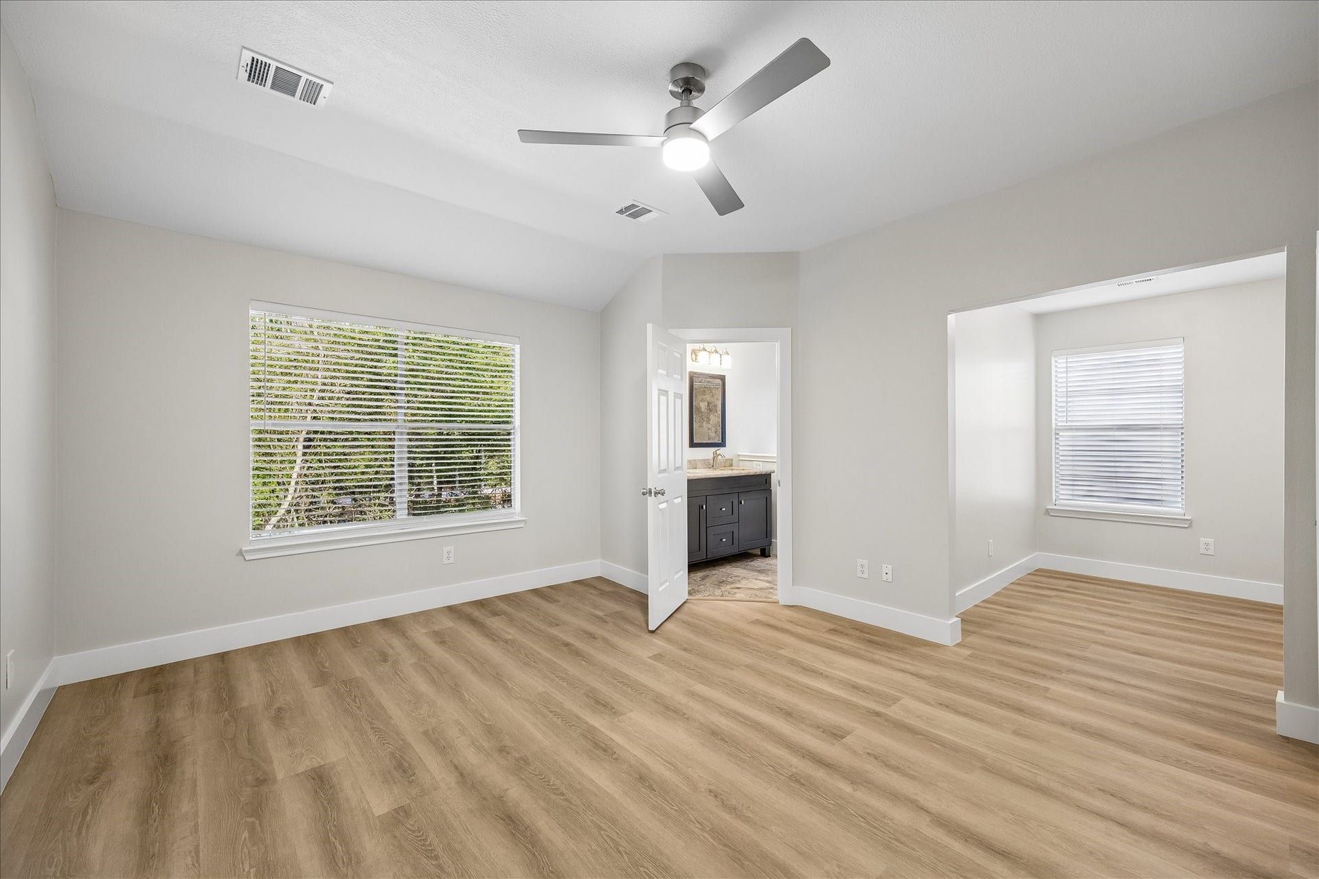90 N Walden Elms Circle, Spring, TX 77382 The primary bedroom has a flex room.