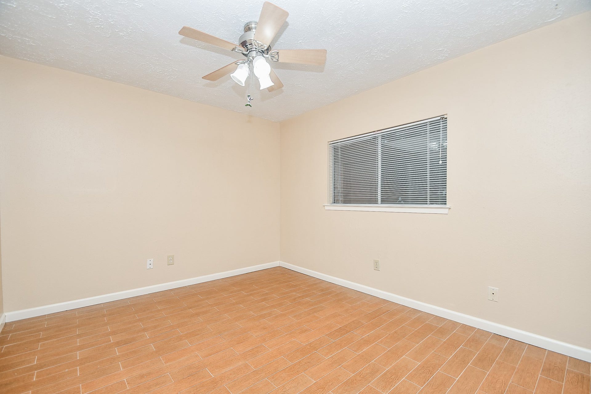 15919 Val Verde Drive, Houston, TX 77083 15919 Val Verde Drive, Houston, TX 77083