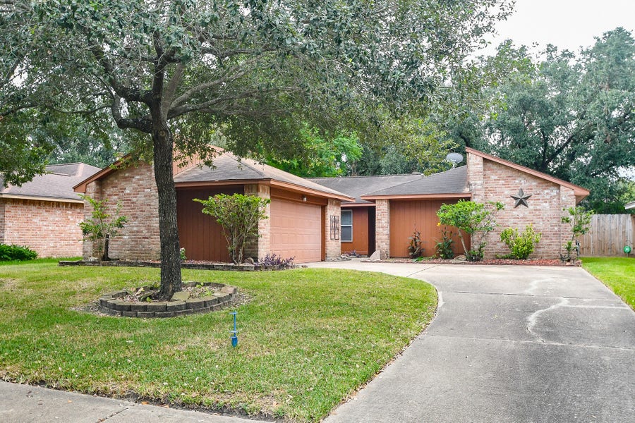 Property photo for 15919 Val Verde Drive, Houston, TX