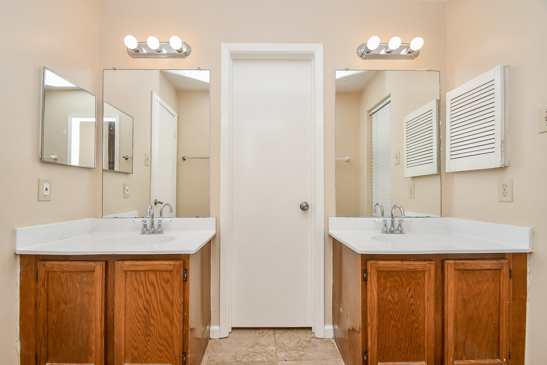 15919 Val Verde Drive, Houston, TX 77083 15919 Val Verde Drive, Houston, TX 77083