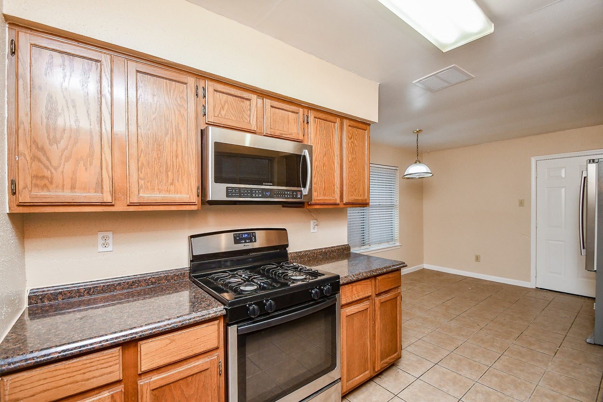 15919 Val Verde Drive, Houston, TX 77083 15919 Val Verde Drive, Houston, TX 77083