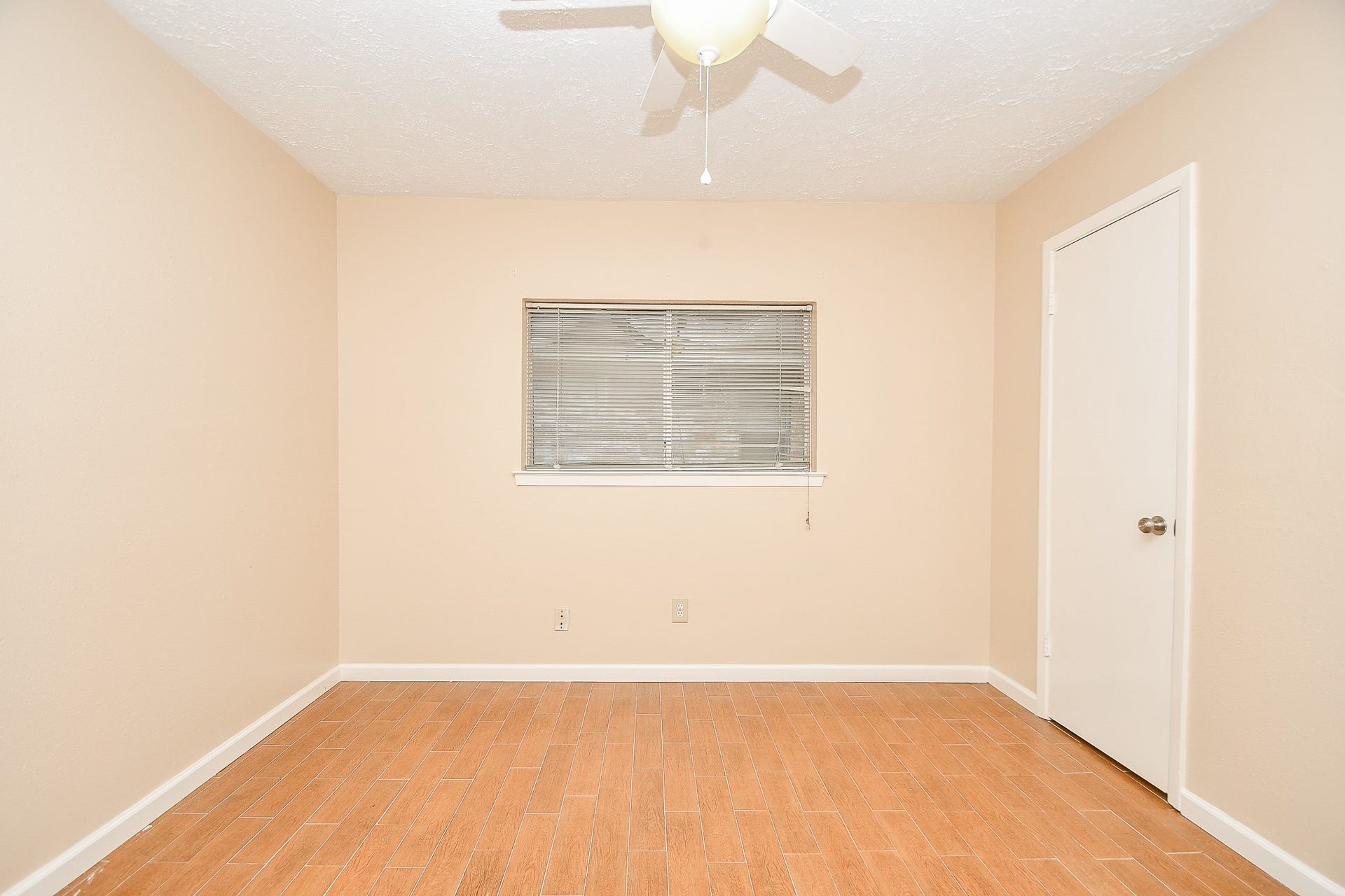 15919 Val Verde Drive, Houston, TX 77083 15919 Val Verde Drive, Houston, TX 77083