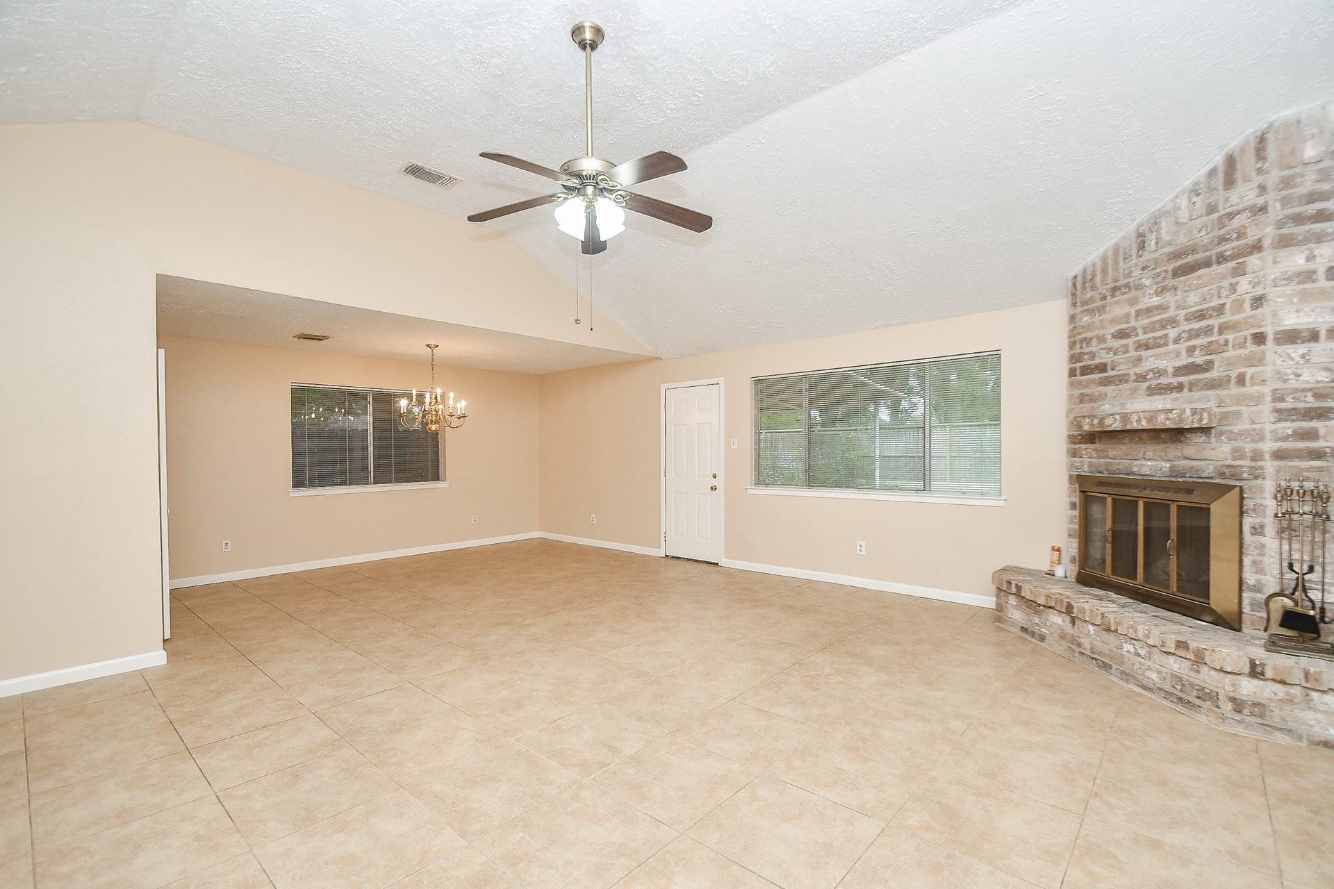 15919 Val Verde Drive, Houston, TX 77083 15919 Val Verde Drive, Houston, TX 77083