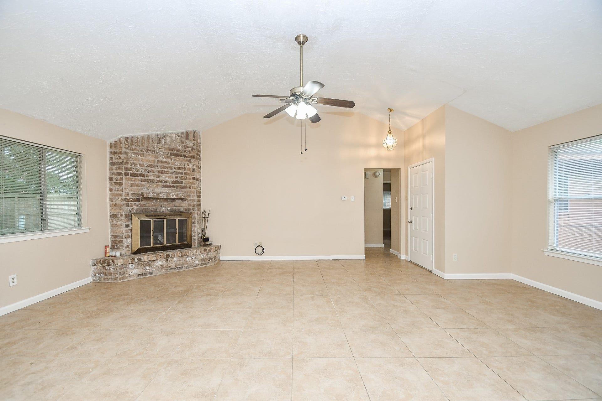 15919 Val Verde Drive, Houston, TX 77083 15919 Val Verde Drive, Houston, TX 77083
