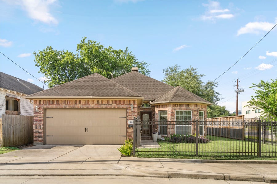 Property photo for 1613 Saulnier Street, Houston, TX