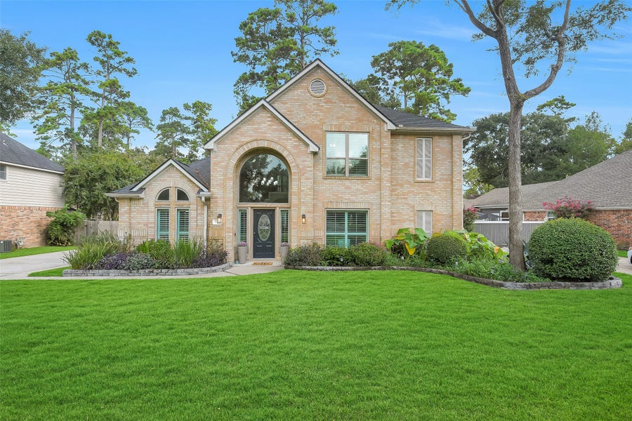 Property photo for 723 Forest Lane Drive, Conroe, TX