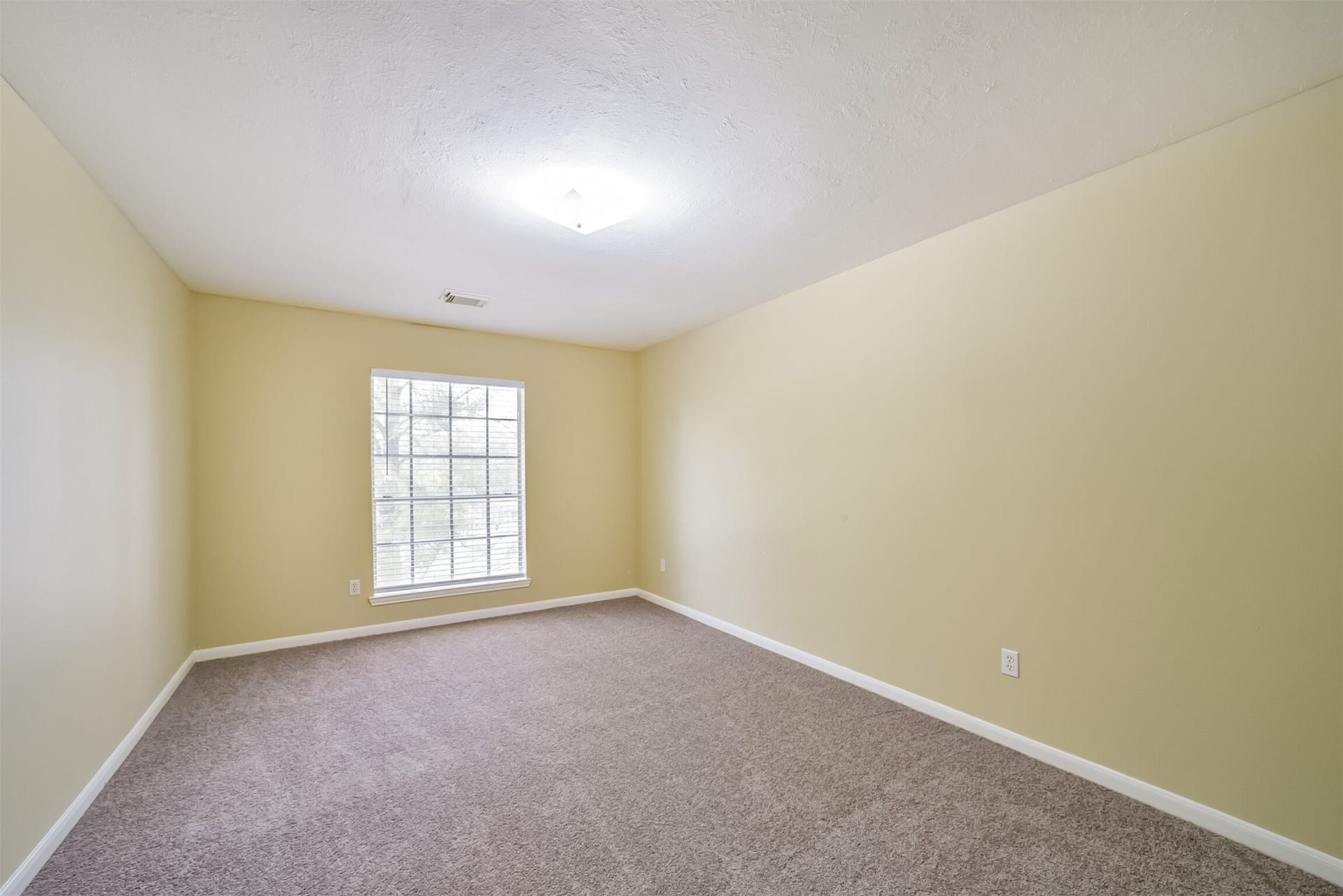 3rd bedroom upstairs.