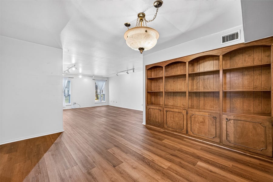 Property photo for 359 N Post Oak Lane, #122, Houston, TX