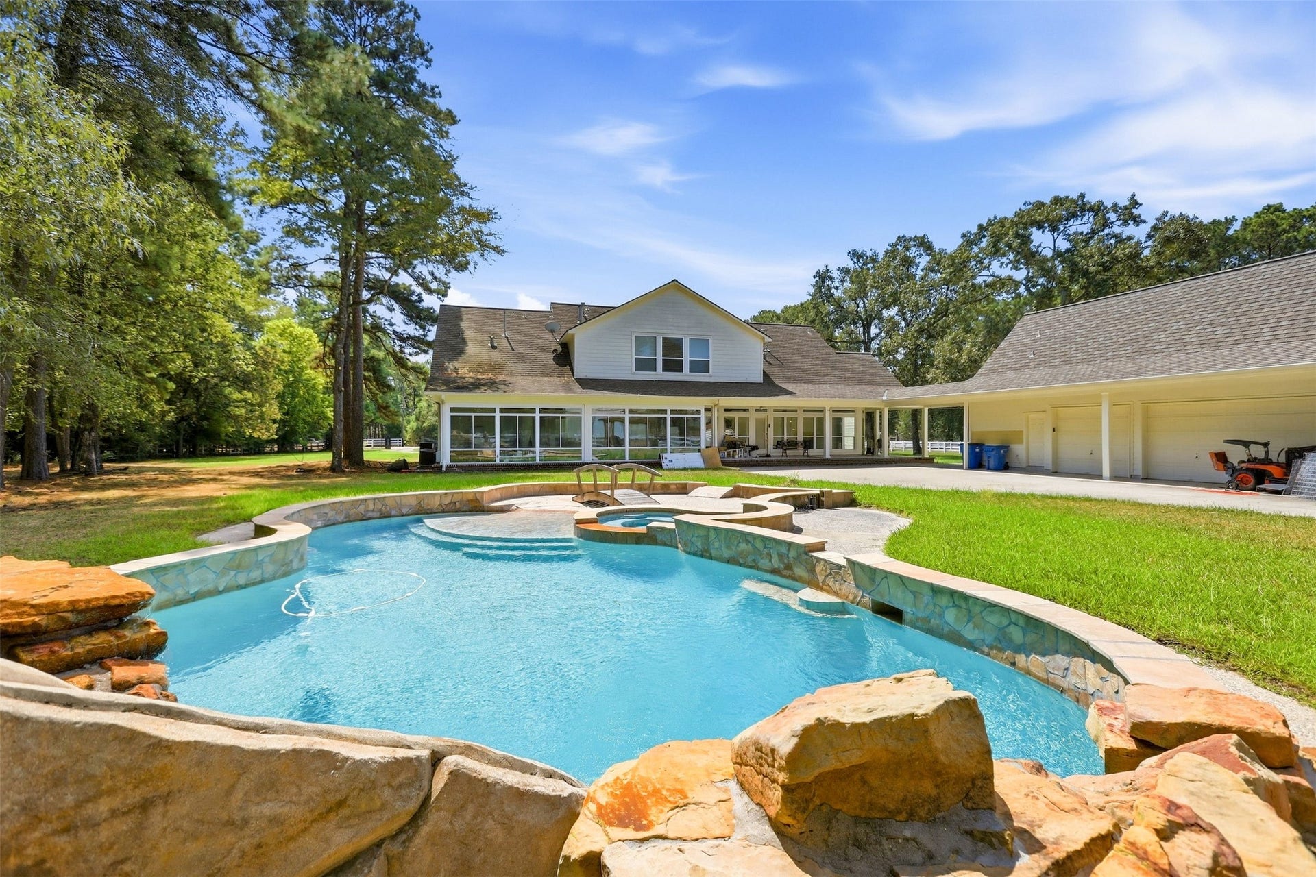 20002 Country Lake Drive, Magnolia, TX 77355