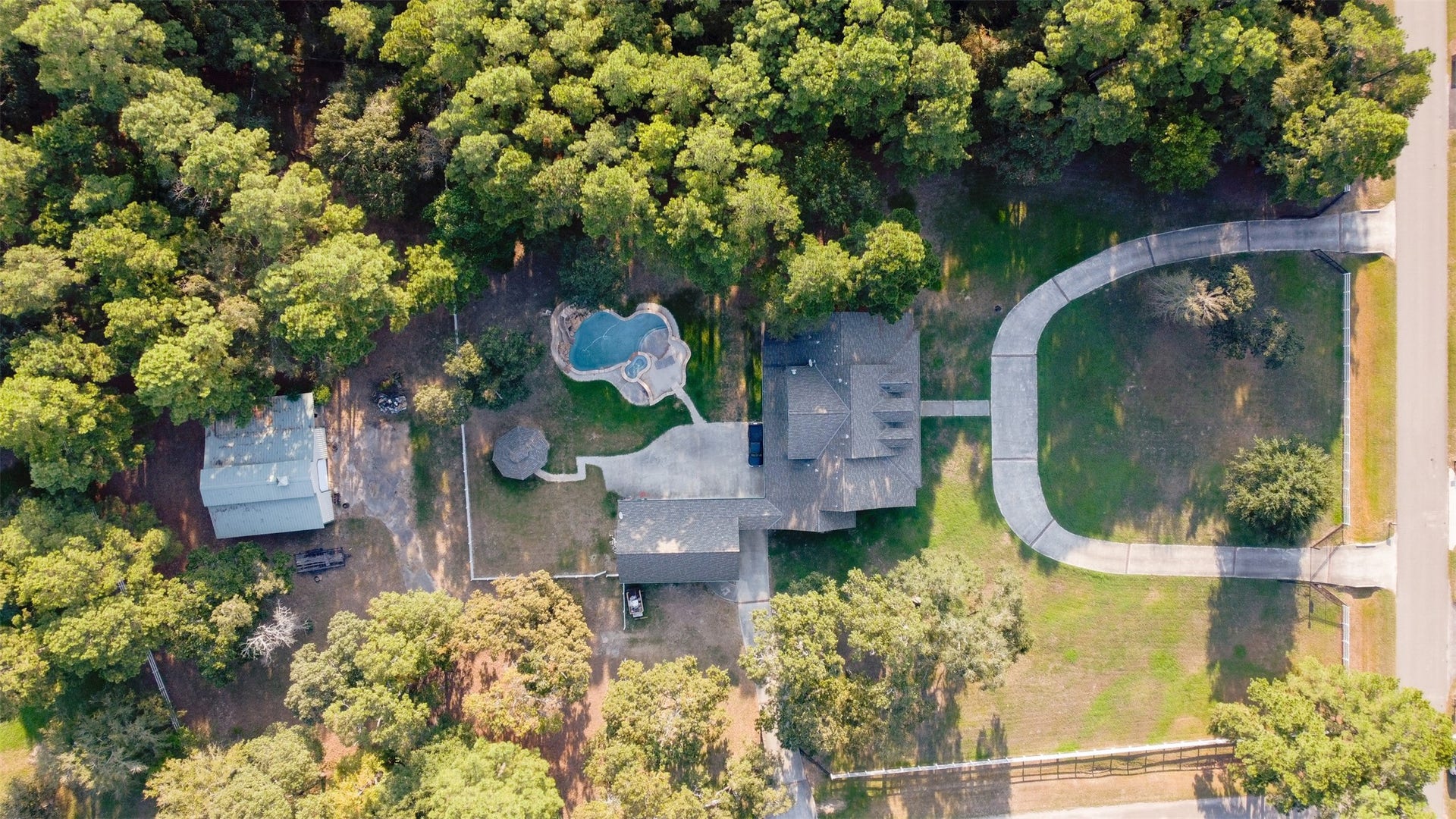 20002 Country Lake Drive, Magnolia, TX 77355